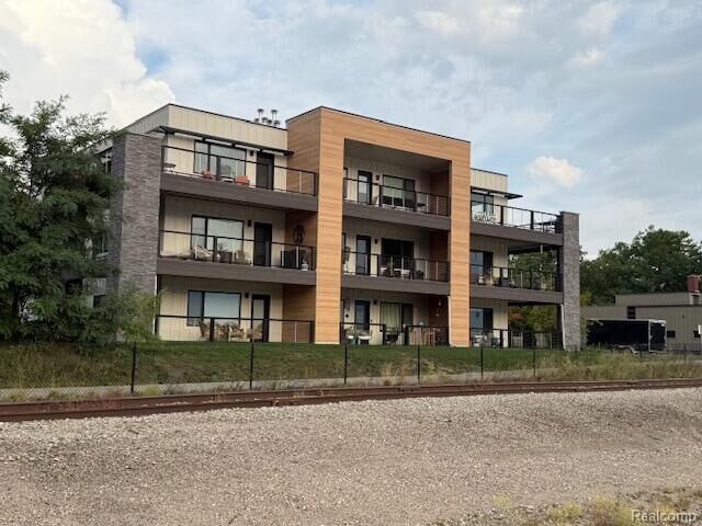 225 E 17th Street 2C  Traverse City MI 49684 4191 photo