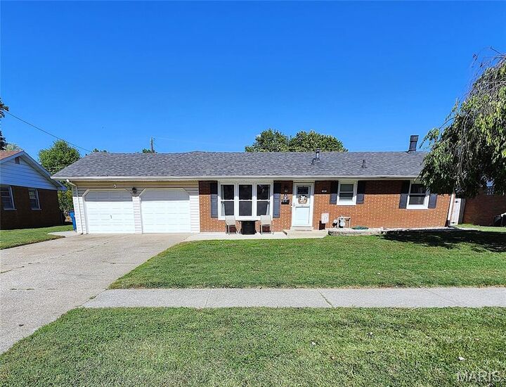 Property Photo:  17 Del Rio Avenue  IL 62040 