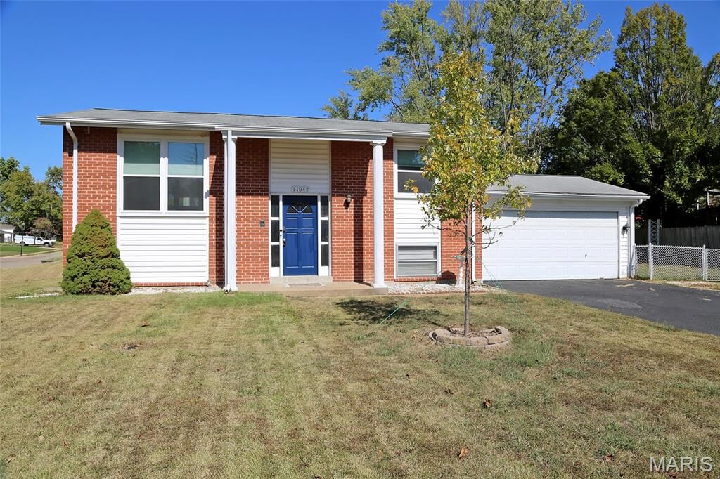 Property Photo: 11947 Glenmar Drive MO 63043