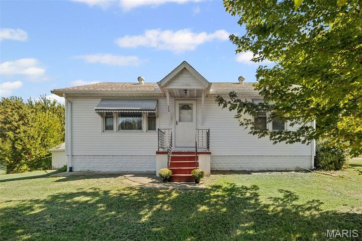 Property Photo: 712 Hill Road IL 62232
