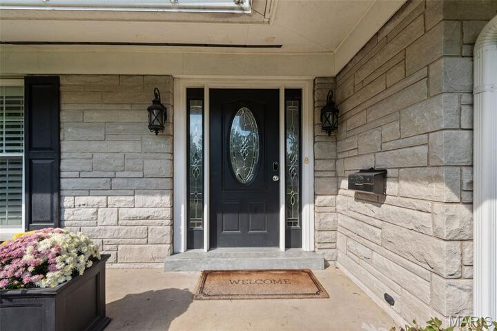 Property Photo: 423 Parkland Avenue MO 63122