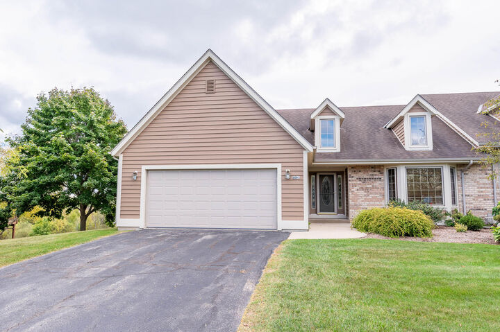 2051 Upper Ridge Rd 8  Port Washington WI 53074 photo