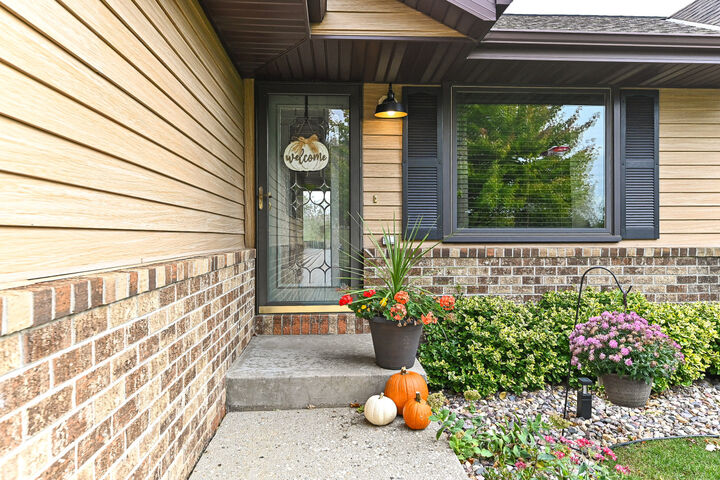 Property Photo: 1103 Squire Ln WI 53090