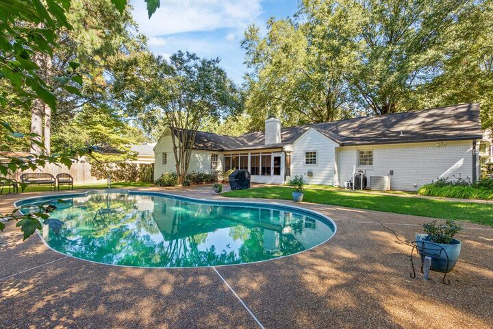 Property Photo:  1899 River Valley Dr  TN 38138 