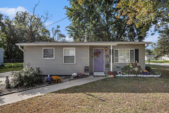 Property Photo: 1131 Frisbie Boulevard MI 49037