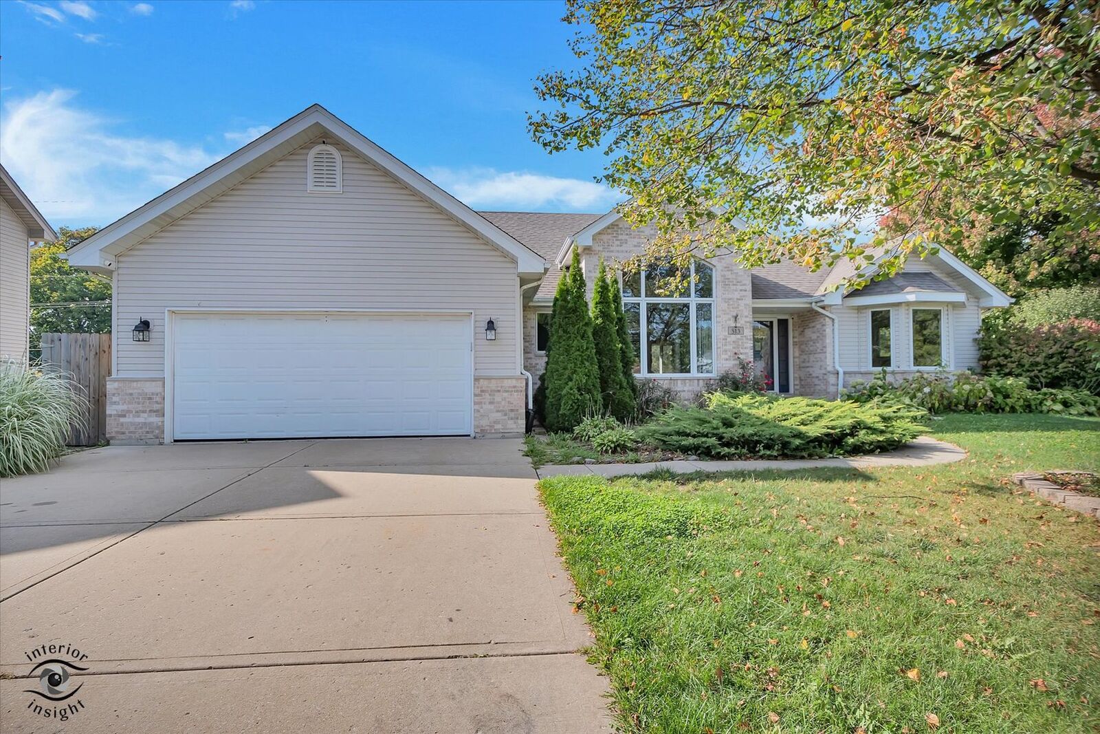 Property Photo: 513 Pueblo Drive IL 60451
