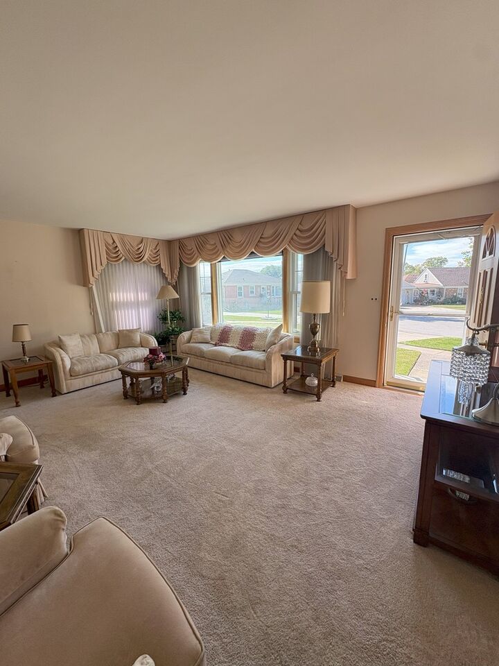 Property Photo:  4533 Hirschberg Court  IL 60176