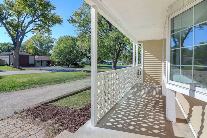 Property Photo: 513 Conant Avenue IL 60435