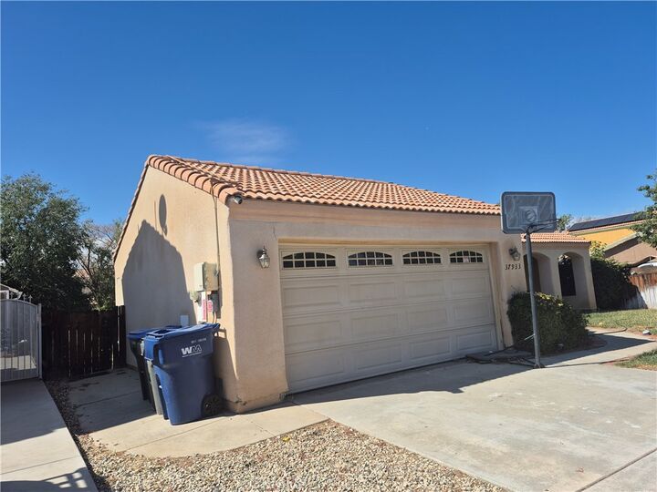 Property Photo:  37933 Calcedony  CA 93552 