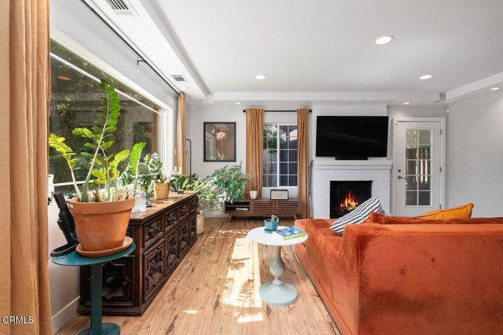 Property Photo: 3847 Sunbeam Drive CA 90065
