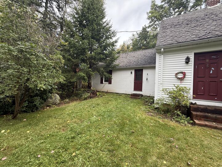 Property Photo:  8 Clipper Lane  ME 04981