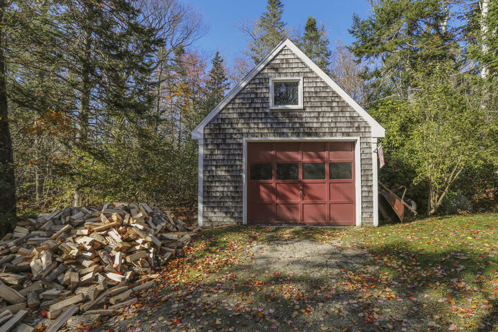 Property Photo:  8 Clipper Lane  ME 04981 