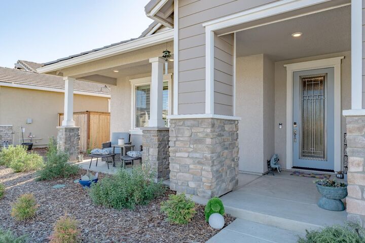 Property Photo: 1543 Red Lake Way CA 95648