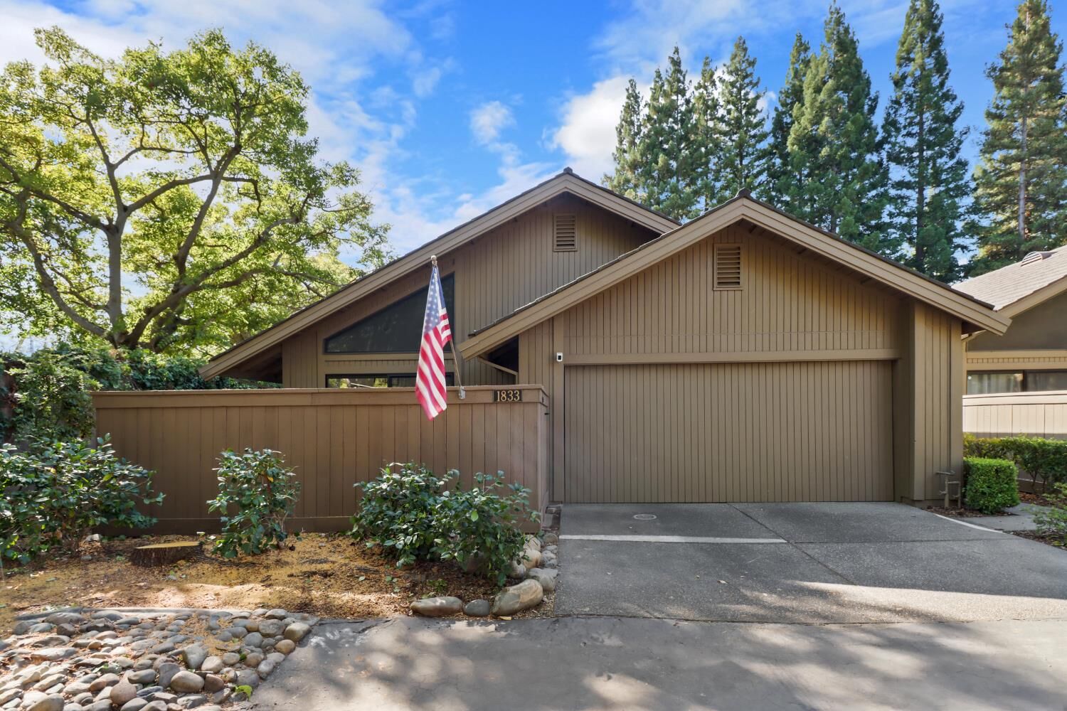 Property Photo:  1833 Discovery Village Lane  CA 95670 