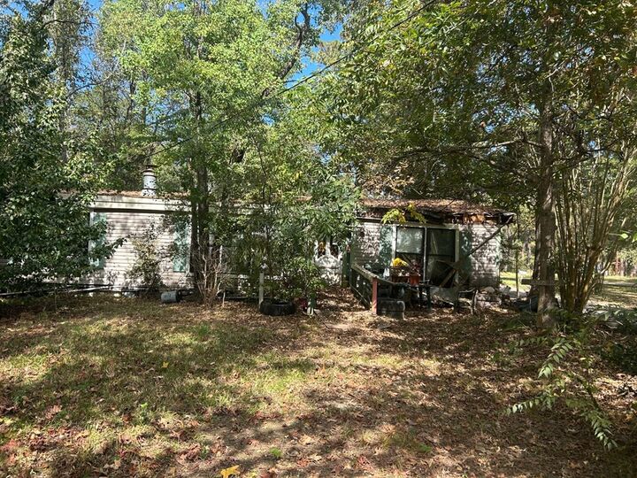 Property Photo: 623 Spruce St TX 75949