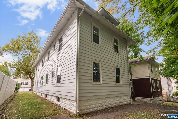 Property Photo:  402 Morse Avenue  NJ 07657 