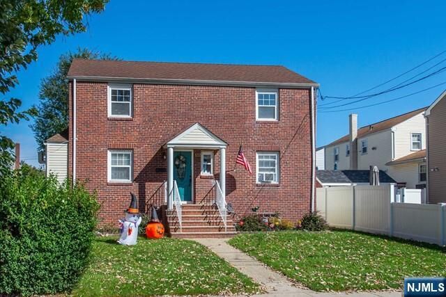 Property Photo:  132-134 Leonard Place 2  NJ 07031 
