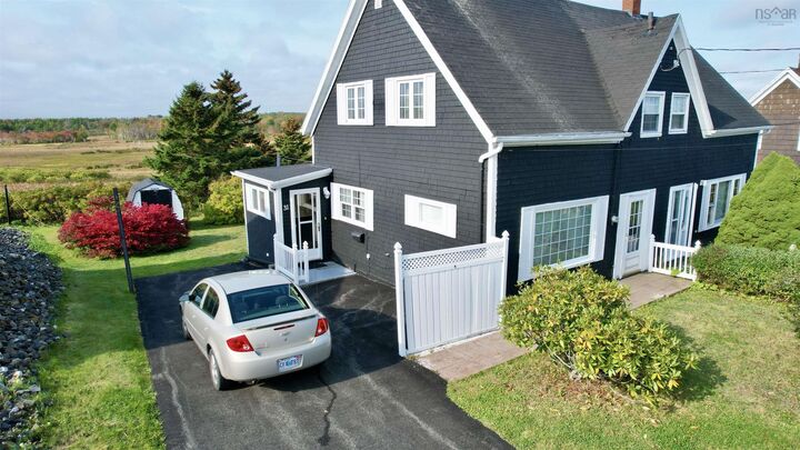 31 Fraser Street  Glace Bay NS B1A 2Z5 photo