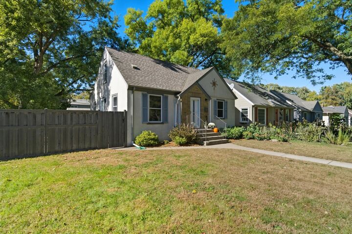 Property Photo: 2852 Hampshire Avenue S MN 55426