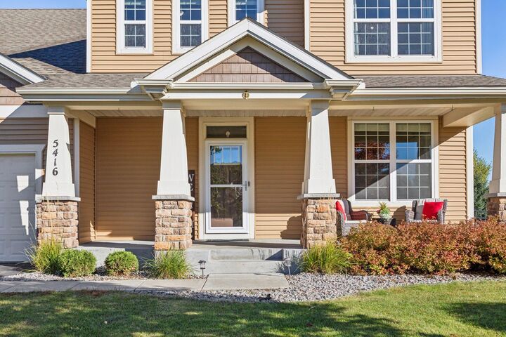 Property Photo:  5416 Southridge Circle  MN 55129 