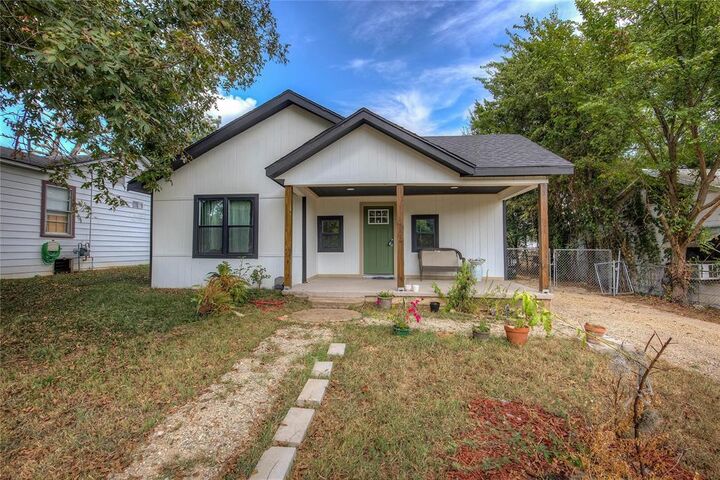 Property Photo:  1603 Neathery Street  TX 75460