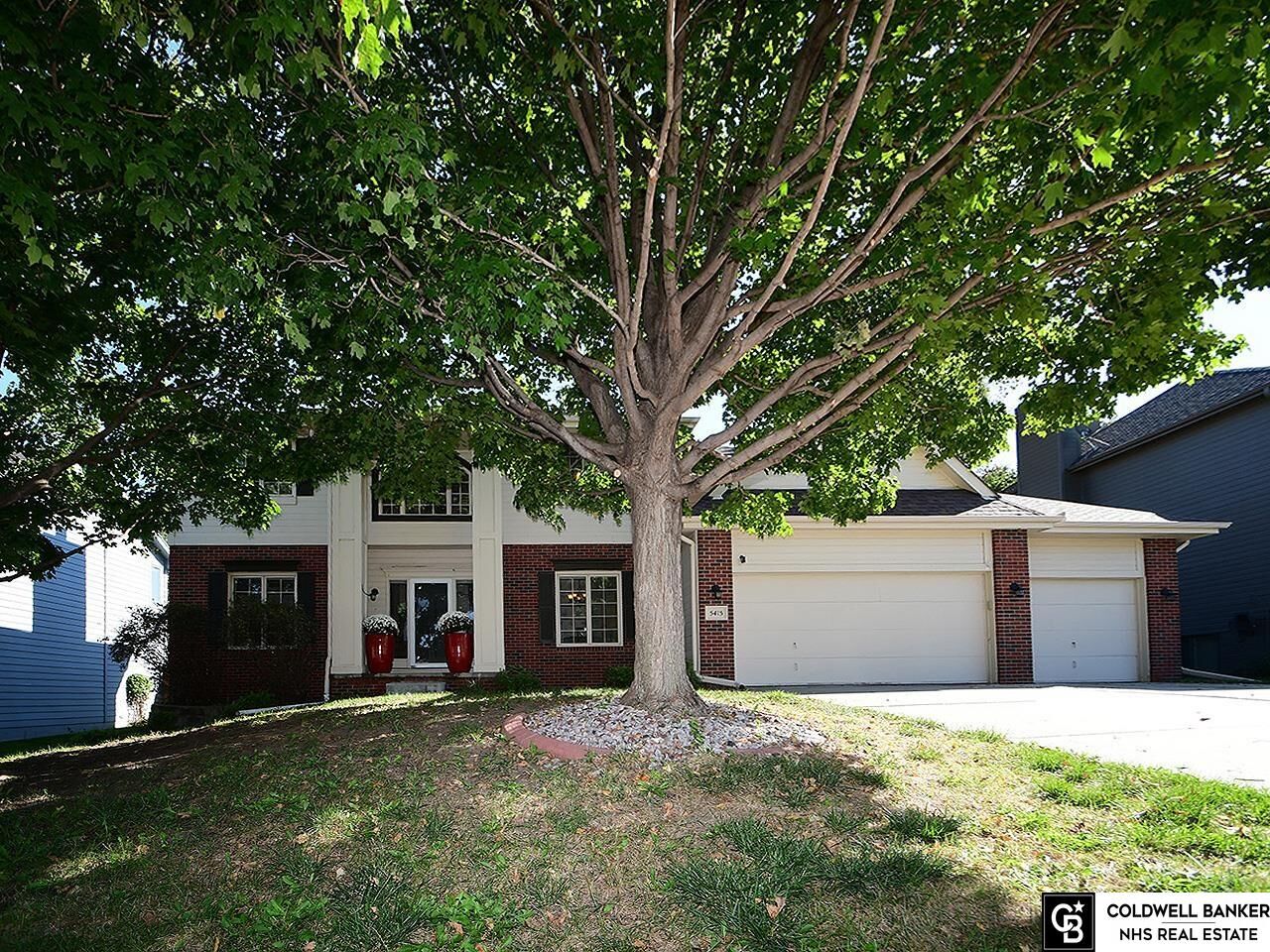 Property Photo: 5415 S 174th Avenue NE 68135