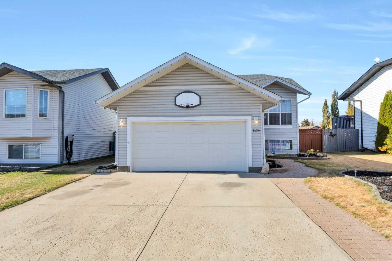 Property Photo:  129 Briarwood Crescent  AB T0M 0J0 