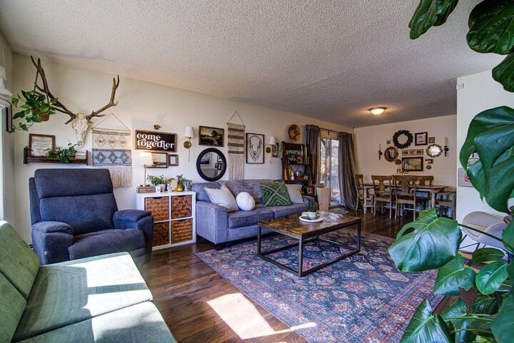 Property Photo:  664 49 Avenue W  AB T0L 0T0 