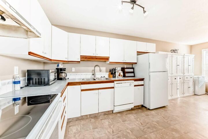 Property Photo: 1 Eline Street B AB T4R 2M9