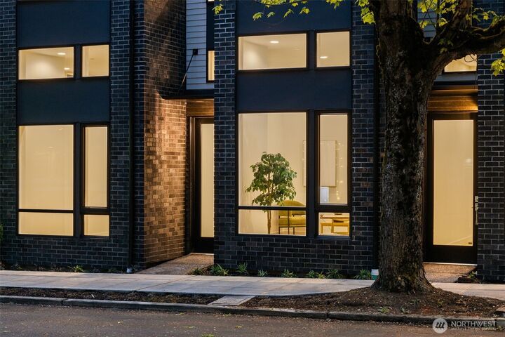 Property Photo:  1108 C  34th Avenue  WA 98122 