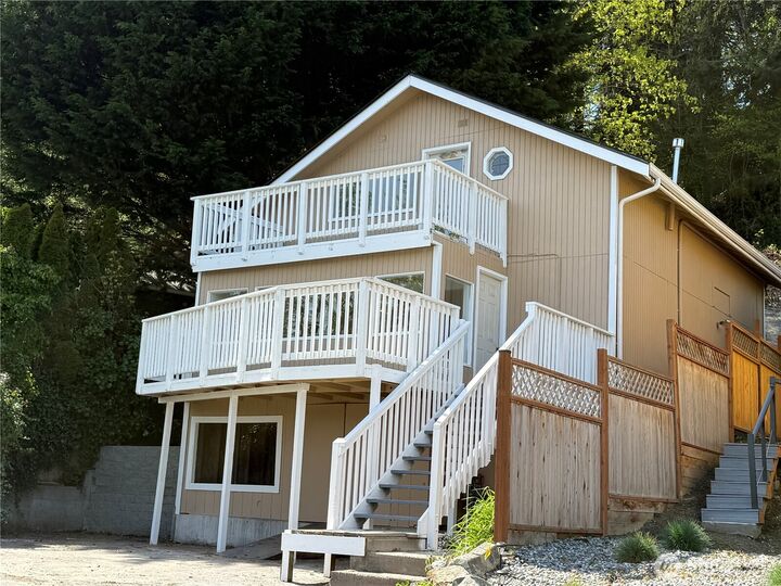 13574 S Green Street  Anacortes WA 98221 photo