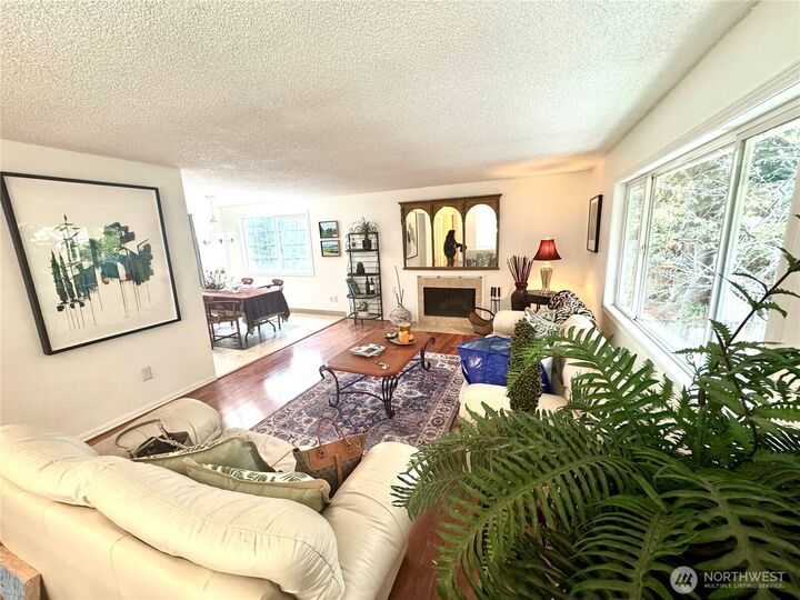 Property Photo: 4016 Burton Place W WA 98199