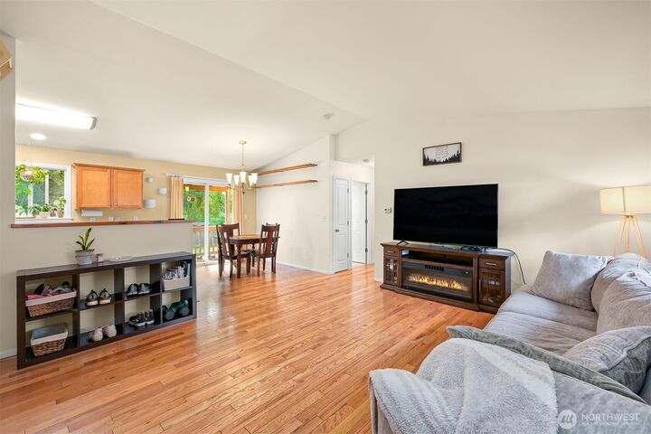 Property Photo:  1020 E Rio Vista Avenue  WA 98233 