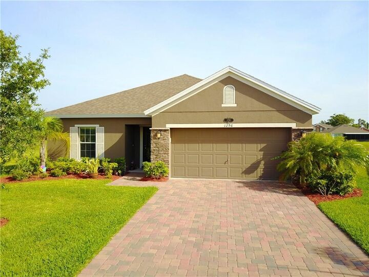 1296 Lexington Manor SW  Vero Beach FL 32962 photo