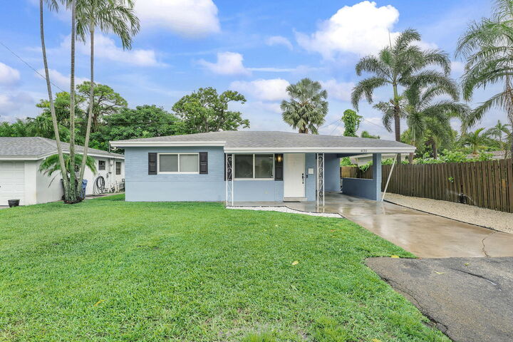 Property Photo: 430 NE 49th Street FL 33334