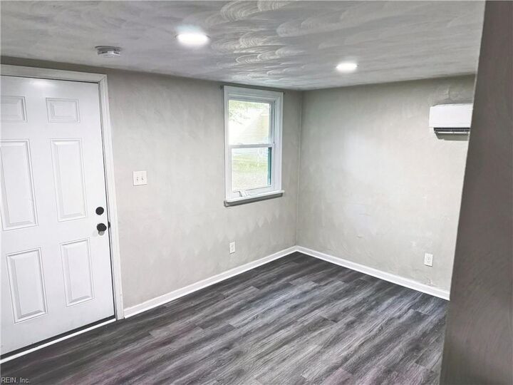 Property Photo:  1233 Centre Ave  VA 23704 