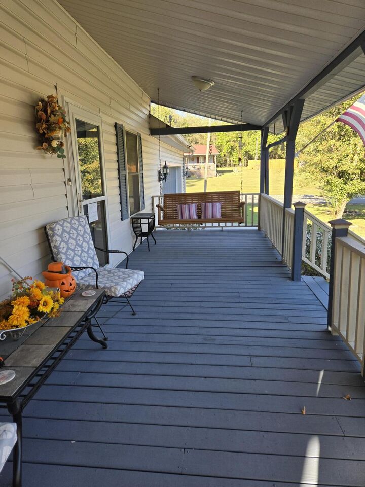 Property Photo: 8441 Toestring Valley Road TN 37381