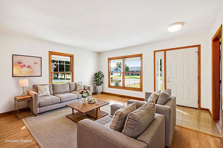 Property Photo:  2708 Omaha Drive  WI 53546 