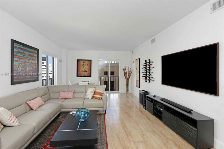 Property Photo: 10 Aragon Ave 706 FL 33134