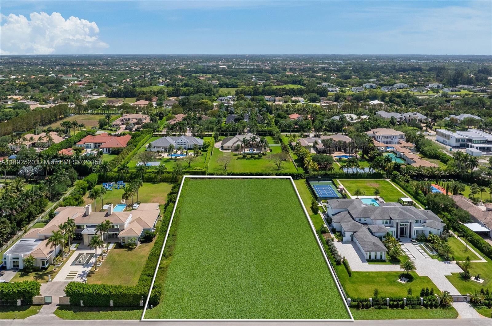 Property Photo: 16730 Stratford Ct FL 33331
