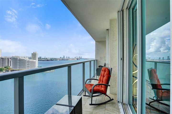 Property Photo:  1155 Brickell Bay Dr 2404  FL 33131 