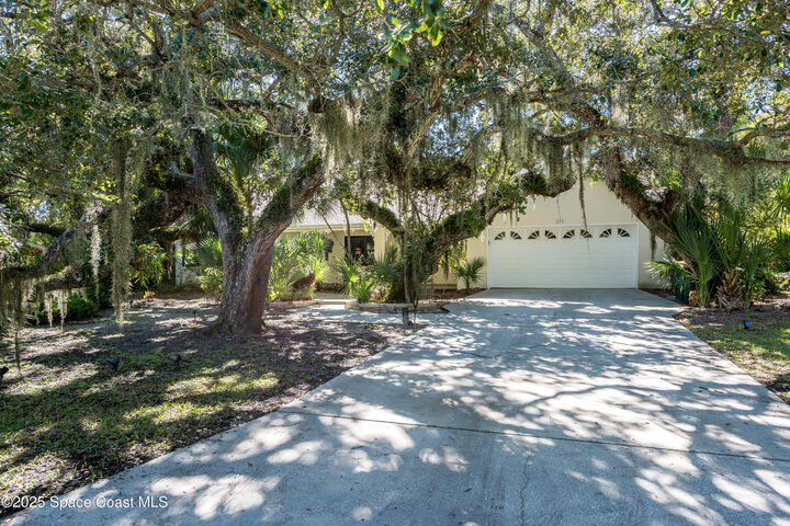 Property Photo:  275 Ibis Drive  FL 32951 