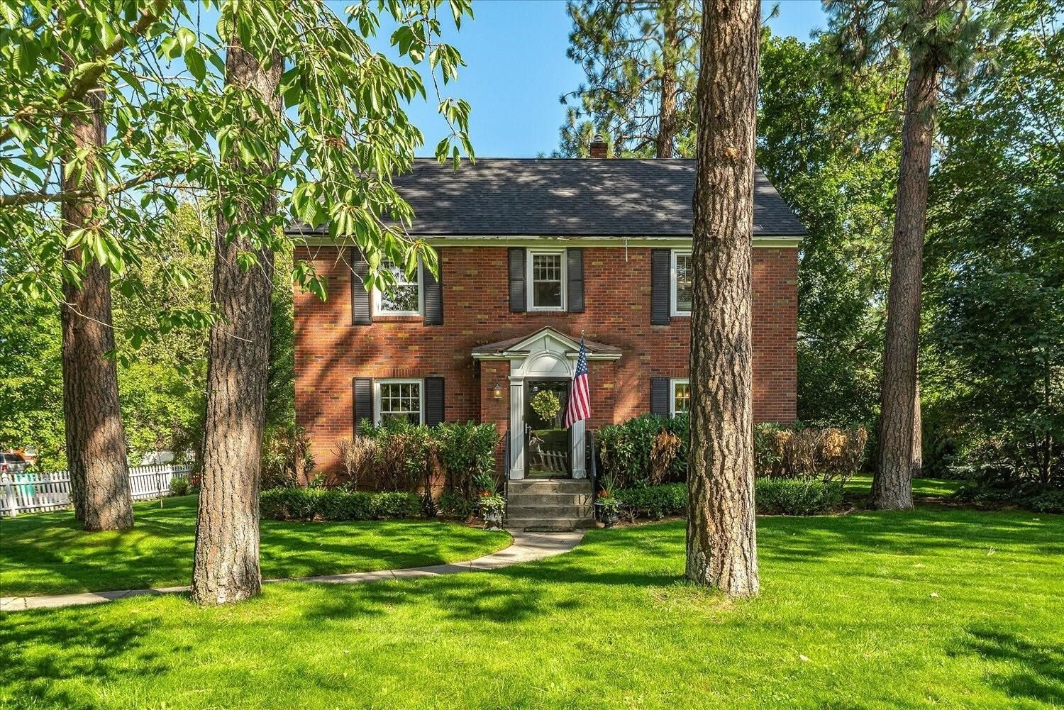 Property Photo: 2825 S Wall St WA 99203