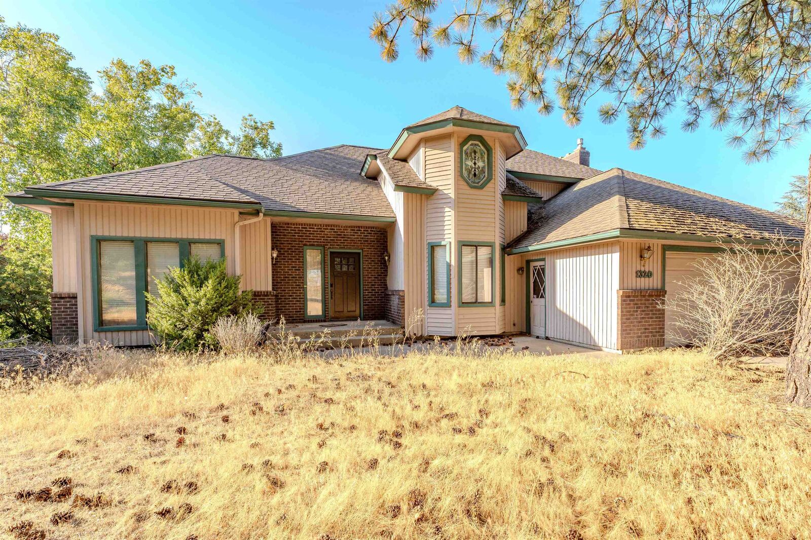 Property Photo:  1320 S Kahuna Dr  WA 99212 