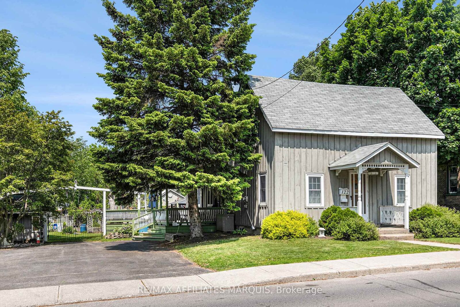 Photo de la propriété: 122 Chambers Street ON K7A 2Z3