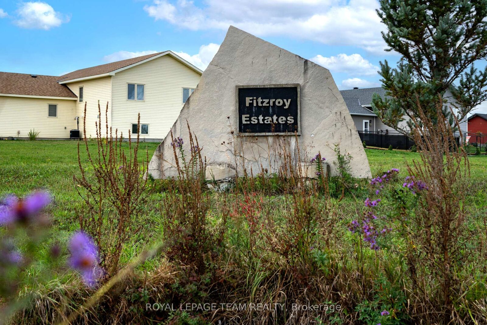Property Photo:  77 Learmonth Avenue  ON K0A 1X0 