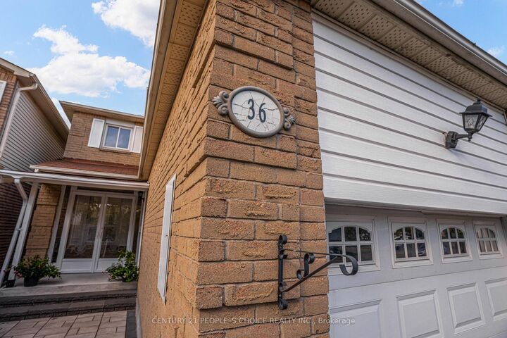 Photo de la propriété: 36 Ponymill Drive ON M1V 2Y1