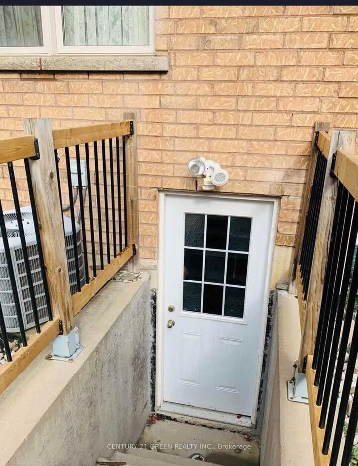 Property Photo:  428 Scott Boulevard (Bsmt)  ON L9T 0T4