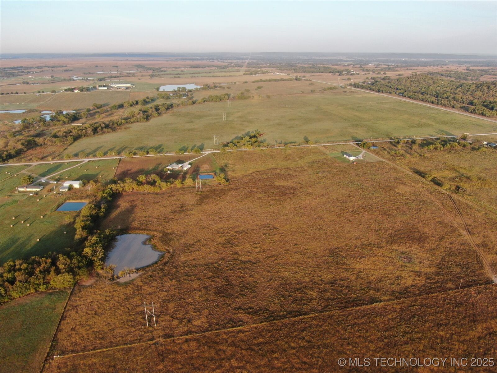 Property Photo:  70 N 300 Road  OK 74447 