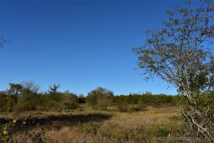 Property Photo:  2 S 490 Road  OK 74464 